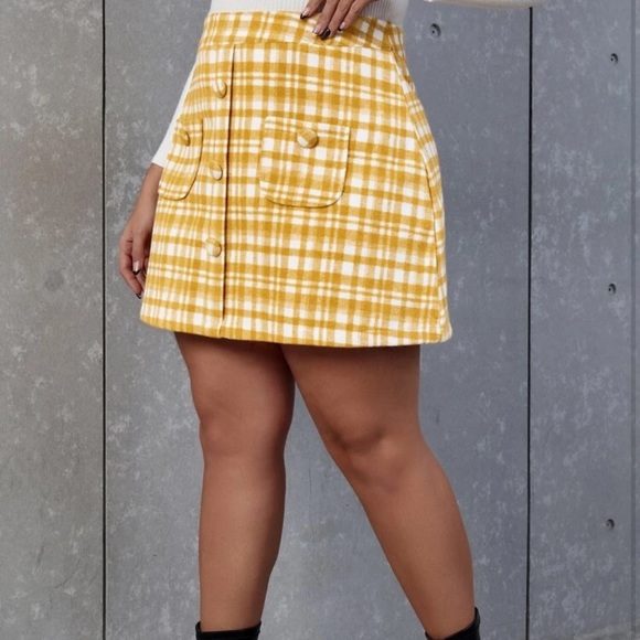 Plus Plaid Fake Button Wool-Mix Skirt - Picture 6 of 8